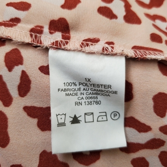 Penningtons V-Neck Blouse with Button Front Size 1X - Picture 11 of 12